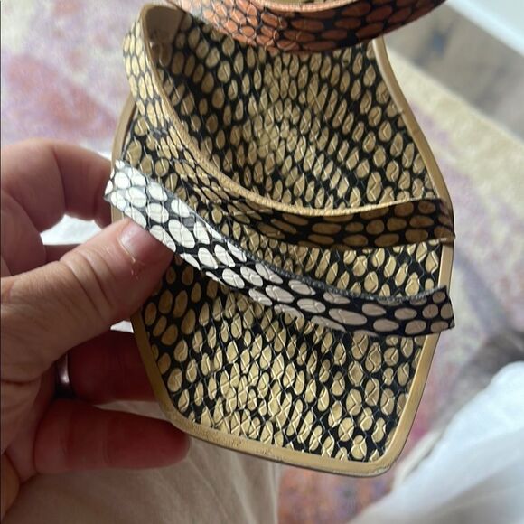 Dolce Vita Women's Snakeskin Pattern Sandals - Black and Tan - Picture 4 of 5